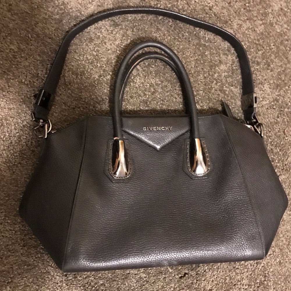 Givenchy small Antigona. Read description.